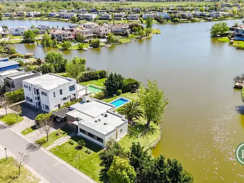 Casa en Venta en San Benito, USD 420.000