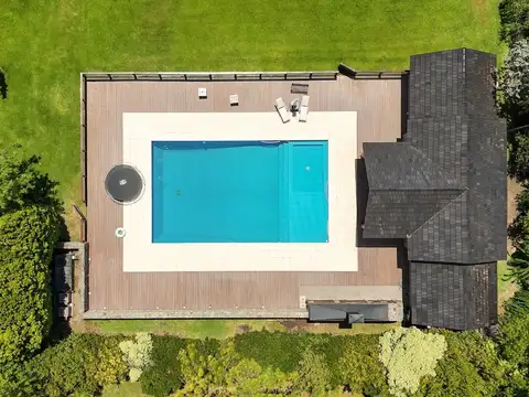 Casa en Venta con 6 cocheras