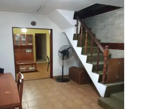 Casa en Venta con 4 cocheras