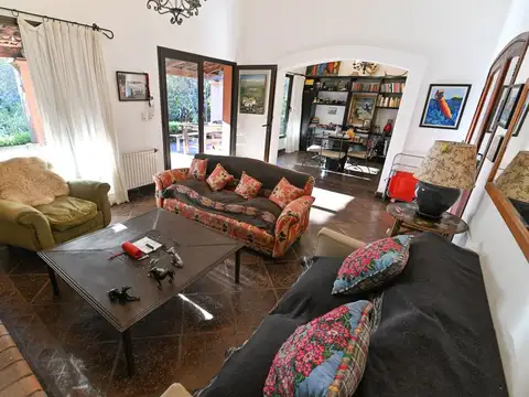 Casa 6 ambientes con 3 baños