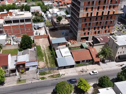 Terreno en venta de 333 m2 totales. Ubicado en pleno Centro Campana