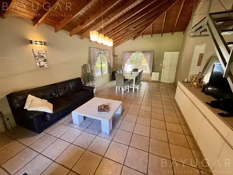 Casa en Venta con 4 cocheras