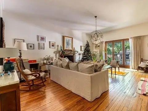 Depto Tipo Casa en Venta 81 años