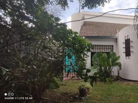 Casa en venta - 2 Dormitorios 2 Baños - Cochera - 480Mts2 - Arguello