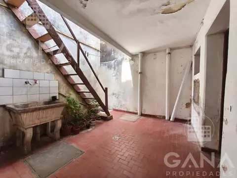 Casa de pasillo en venta a reciclar oportunidad con patio en Zona Norte