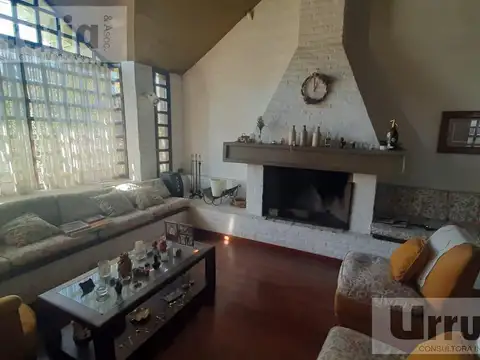 Casa 7 ambientes con 3 baños