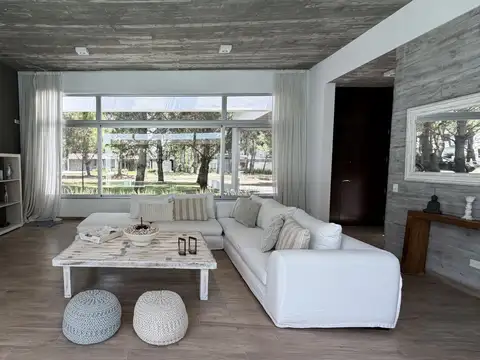 Casa Monoambiente con 4 baños