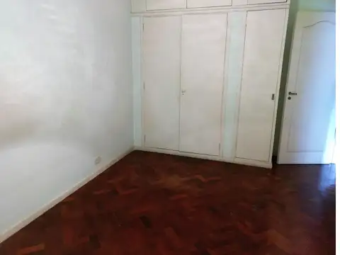 Muy buen departamento de 3 ambientes. Luminoso.