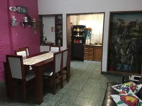 Casa en Venta con 2 cocheras