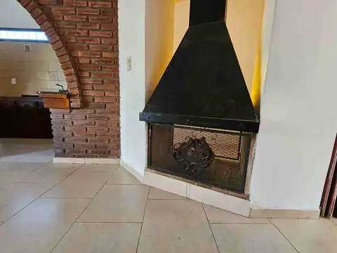 Casa 5 ambientes con 3 baños