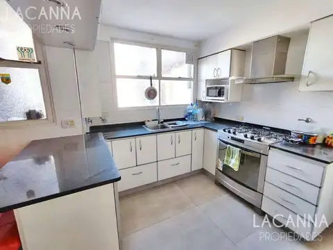 PAQUETE TODO INCLUIDO Piso con Cochera y Balcón Al Frente en Excelente Ubicación de Belgrano