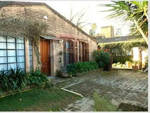 CASA 5 AMBIENTES ING. MASCHWITZ BARRIO GREEN HILLS