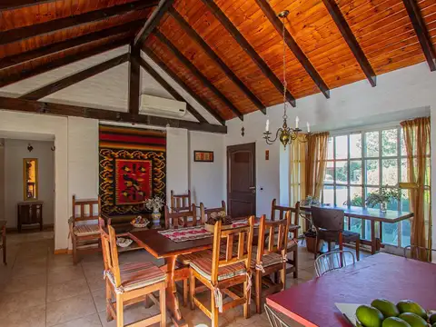 Casa 5 ambientes con 2 baños