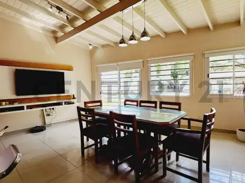 Casa en Venta en Villa Gobernador Udaondo, USD 244.000