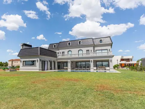 Casa en Venta de 7 dormitorios