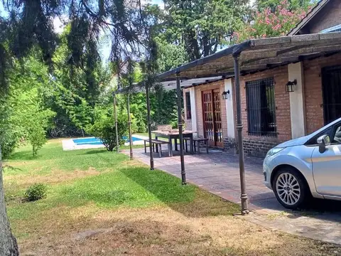 Casa 5 ambientes con 3 baños