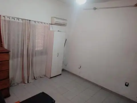 Depto Tipo Casa en Venta en Ramos Mejia Sur, USD 98.000