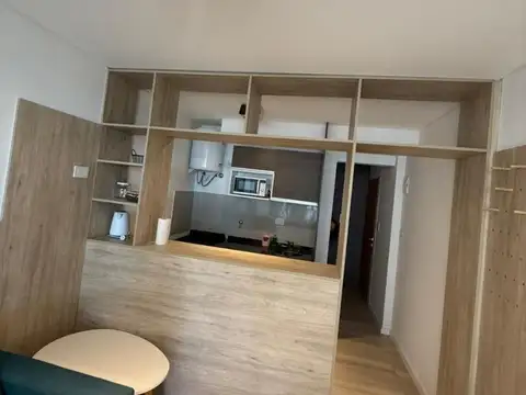 MONOAMBIENTE AMOBLADO CON BALCON -JUAN MANUEL DE ROSAS 877-