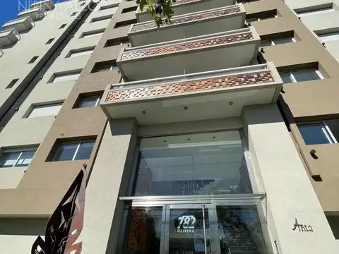 VENTA COCHERA ITUZAINGO SUR