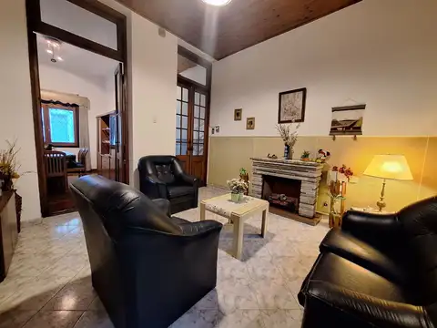CASA EN VENTA BOEDO 5 AMBIENTES LOTE PROPIO