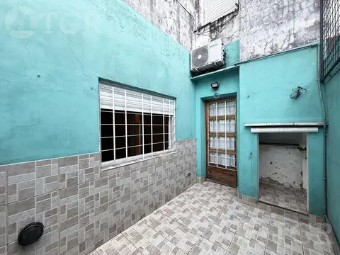 Depto Tipo Casa 2 ambientes con 1 baño