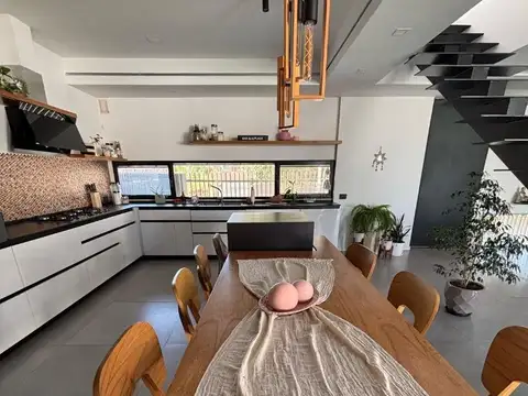 Casa en Venta en Cipolletti, USD 440.000