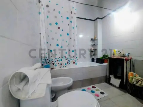 Se vende casa. Luján