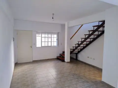 Depto Tipo Casa 3 ambientes con 1 baño
