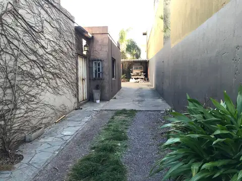 Avenida Hipólito Yrigoyen 8300