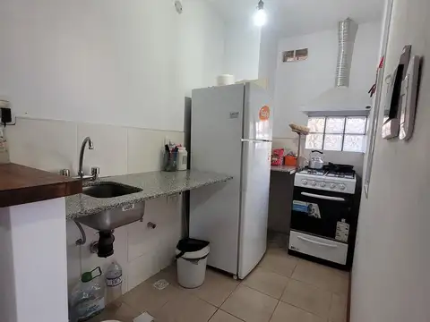 Casa 2 ambientes con 1 baño
