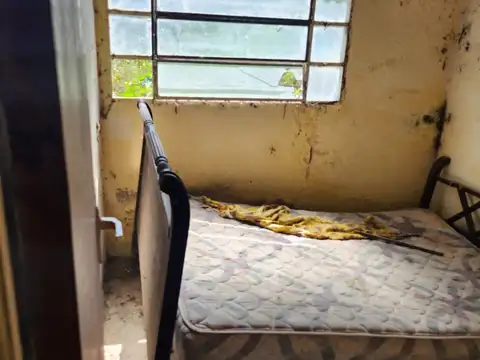 VENTA CASA UNA CUADRA RIO