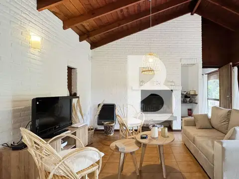 Casa 4 ambientes con 4 baños