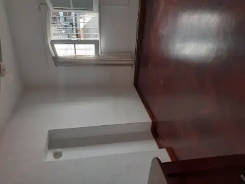 Departamento en Alquiler en Belgrano C, $ 400.000