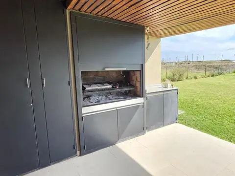 Casa en Venta en Loma Verde, USD 150.000