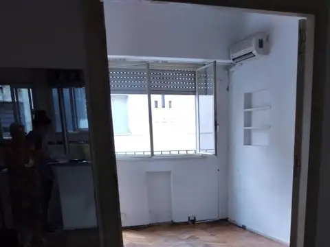 Esmeralda 1200 , Piso 7