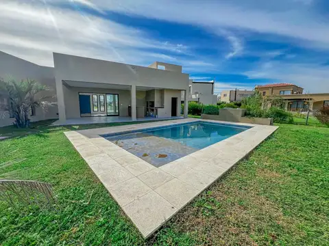 Casa en Venta en Guernica, USD 215.000