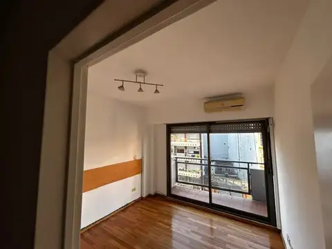 Excelente dos ambientes en la mejor zona de Cañitas sin comision