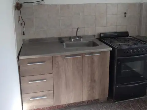 Depto en alquiler - 3 amb contrafrente- Zona Metrobus