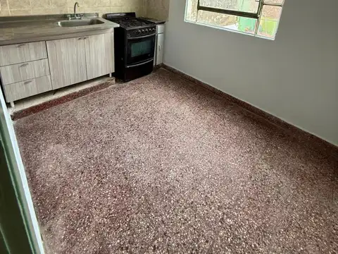 Depto en alquiler - 3 amb contrafrente- Zona Metrobus