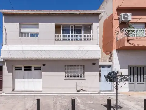 CASA PARA 2 FAMILIAS LOTE 8,66 X 56  apta credito