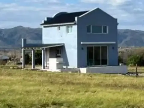 Casa en venta - 2 Dormitorios 2 Baños - Cochera - 300Mts2 - Los Reartes, Córdoba