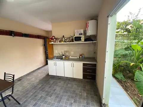 Depto Tipo Casa en Venta en Villa del Parque, USD 139.000