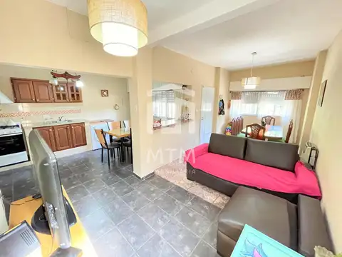 Casa 6 ambientes con 1 baño