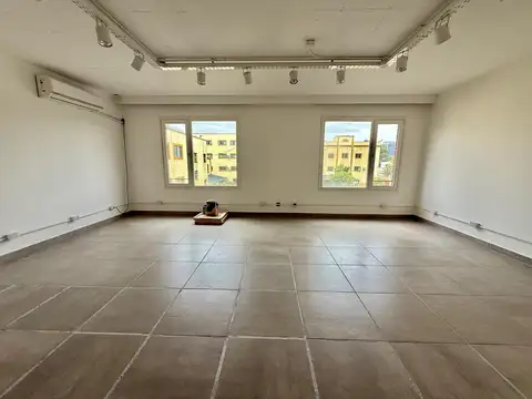 Impecable Oficina en alquiler en Espacio Buenavista.