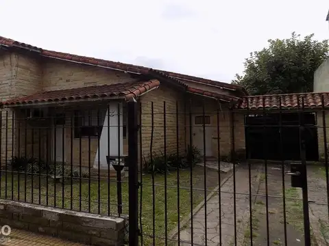 CHALET 4 AMBIENTES – PQUE. JOHNSTON