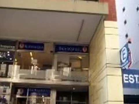 Pte M T De Alvear 700, Piso 1