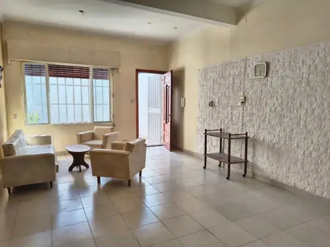 VENTA CASA INTERNA UNICA - ITUZAINGO 4200