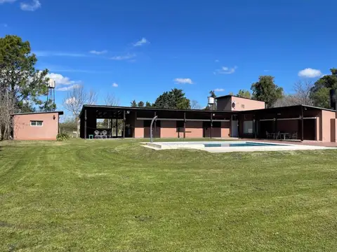 Hermosa casa quinta en venta en Comarca del Sol