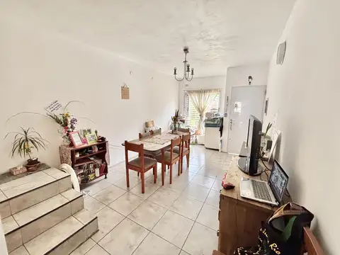 Duplex en venta actualizado en Escobar con PATIO, PARRILLA Y COCHERA