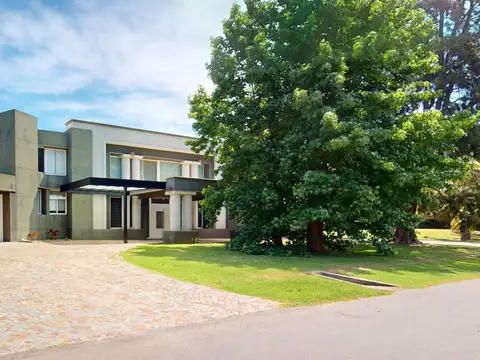 Casa en Venta en Abril Club De Campo, USD 1.500.000